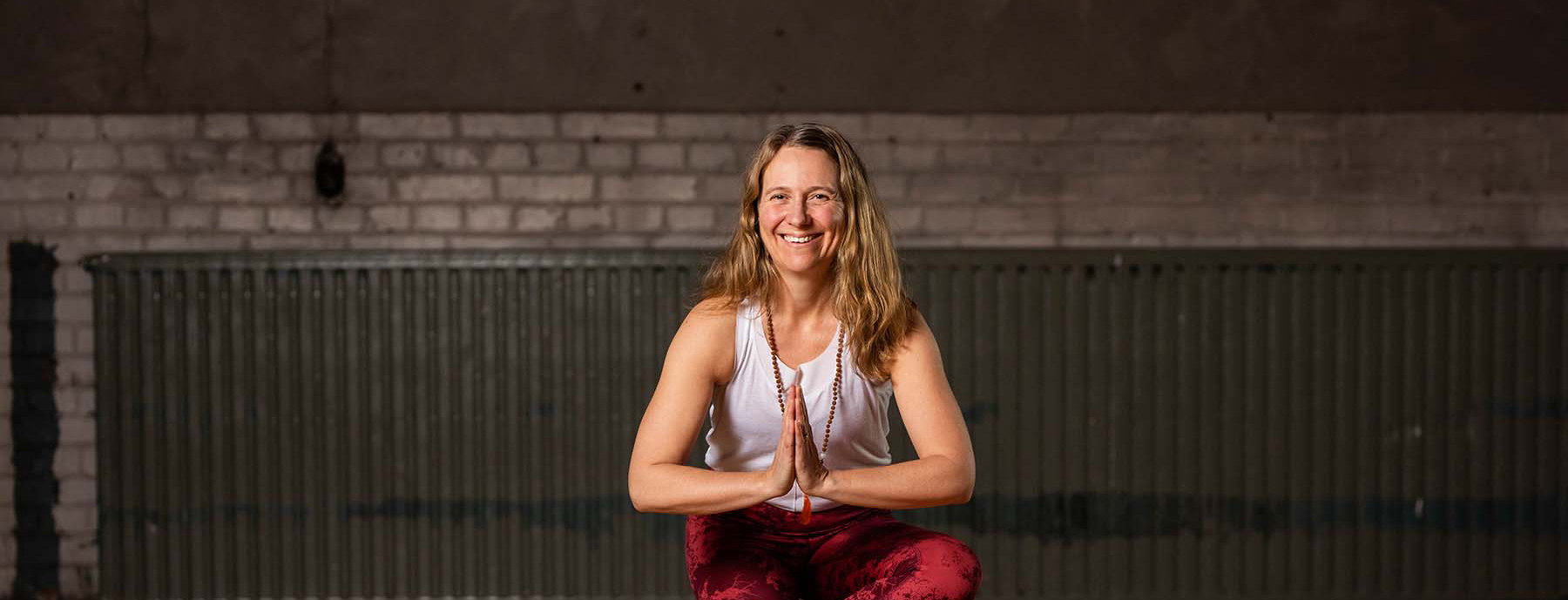 gabbi frölander urban yoga